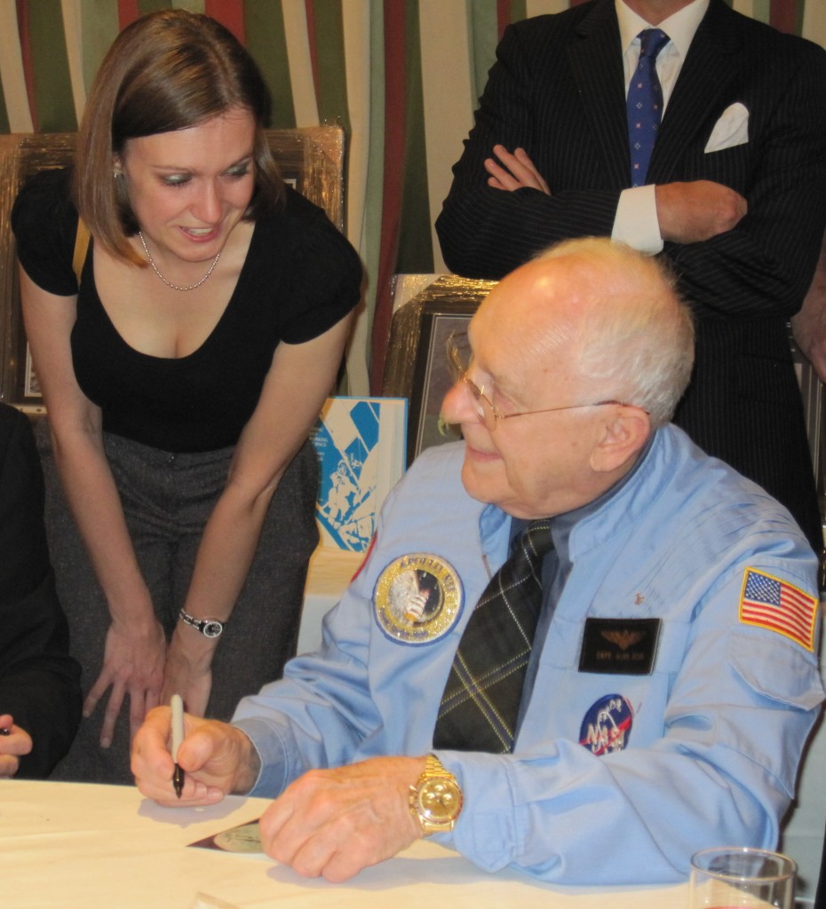 Alan Bean signs autographs at Space Lectures